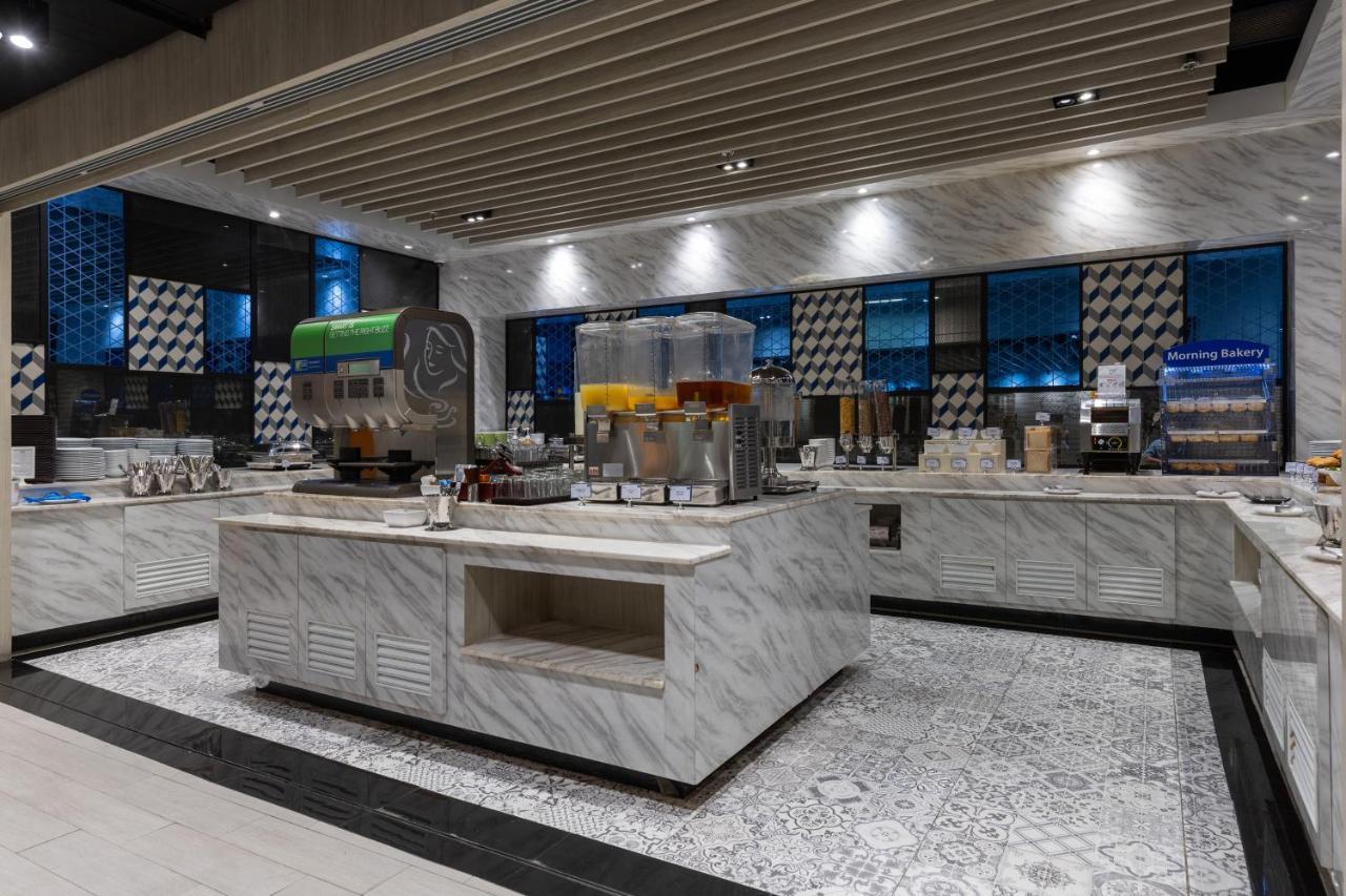 Holiday Inn Express Bangkok Sukhumvit 11 By Ihg Dış mekan fotoğraf